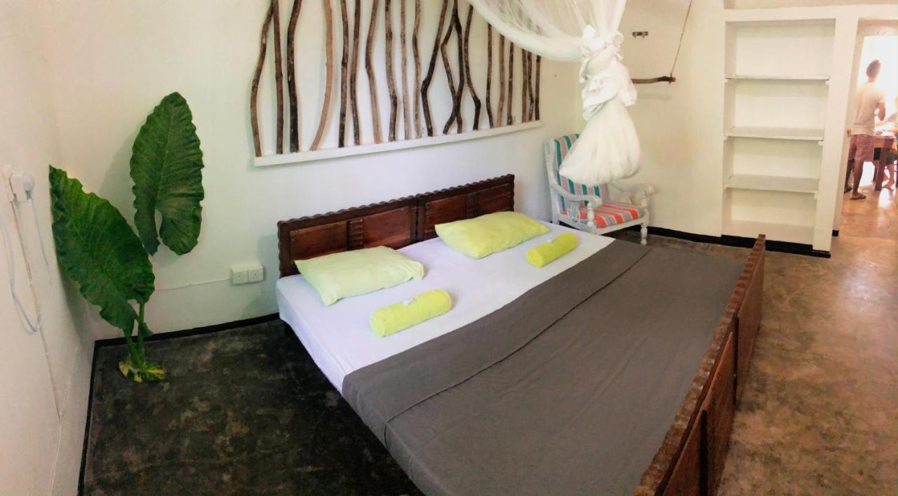 Circus Lagoon Hideaway Bed and Breakfast Dodanduwa Zewnętrze zdjęcie